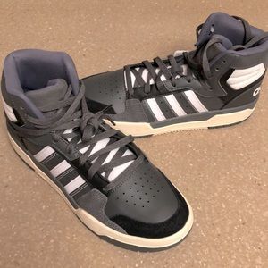 NWT Men’s 7.5 Addidas Entrap Mid gray